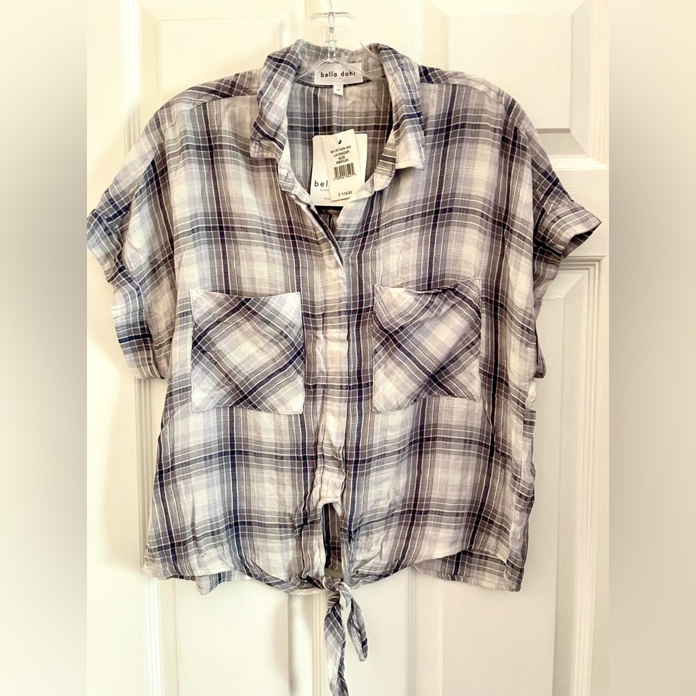 NWT Bella Dahl Plaid Button-Up Shirt w/ tie Front
Semi-sheer 
Blue-gray 
Medium